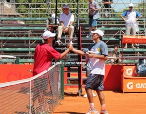 Juani saluda a Olivo en la qualy del ATP de Buenos Aires