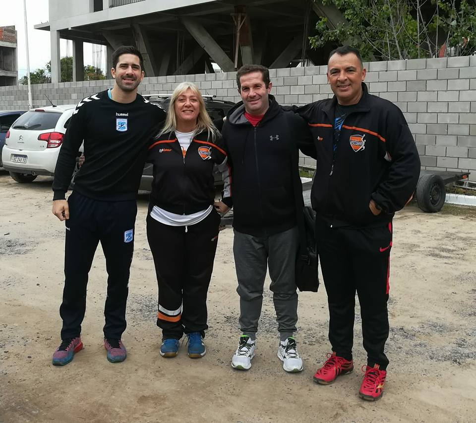   Eduardo “Dady” Gallardo y Federico Pizarro brindaron una clínica de handball