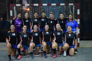Importante y destacado  triunfo de las damas mayores de Handball Escobar
