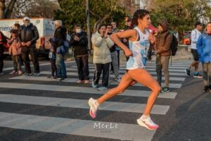 Masiva presencia de atletas escobarenses en los 21K de Buenos Aires
